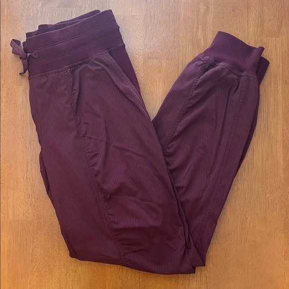 Lululemon Dance Studio Maroon Joggers 8 - Picture 12 of 14